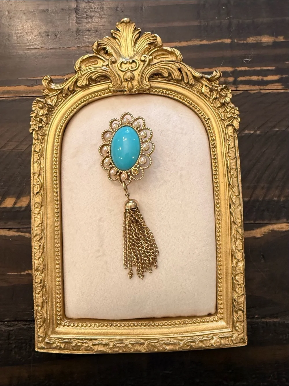 Vintage Sarah Coventry Gold Tone Faux Turquoise Cabochon‎ Brooch With Tassel
